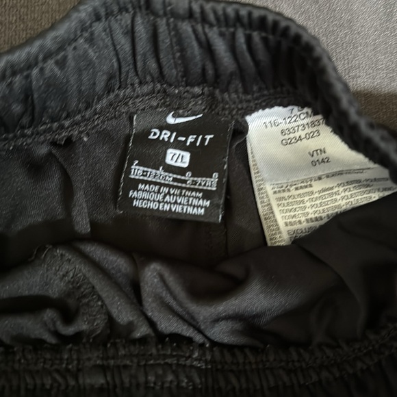 Boys athletic shorts YS youth small bundle.  2-Nike and 2-Under Armour - Picture 9 of 9